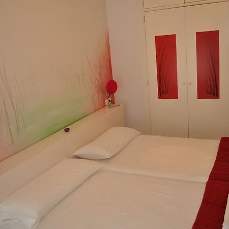 Apartamentos La Casa Pintada Caceres Ruang foto