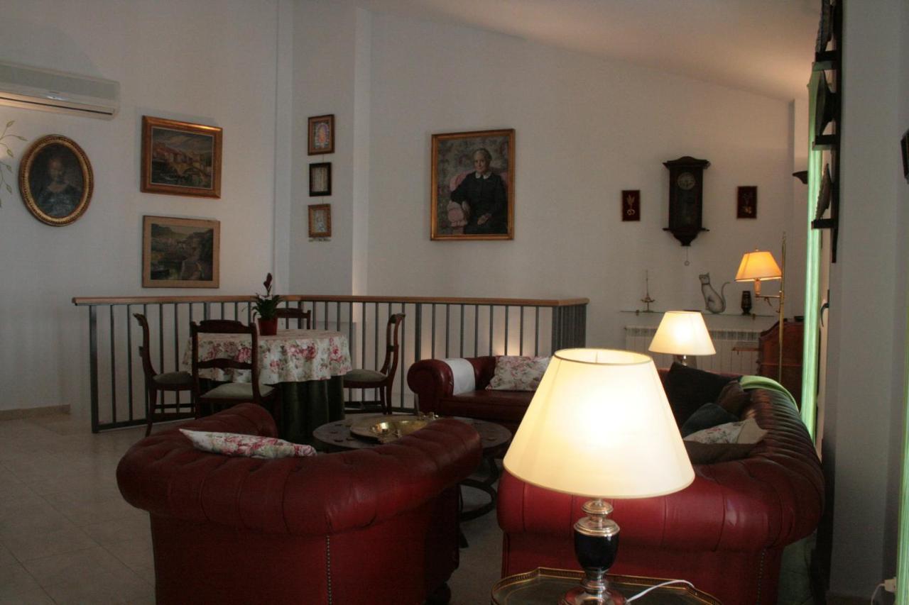 Apartamentos La Casa Pintada Caceres Bagian luar foto